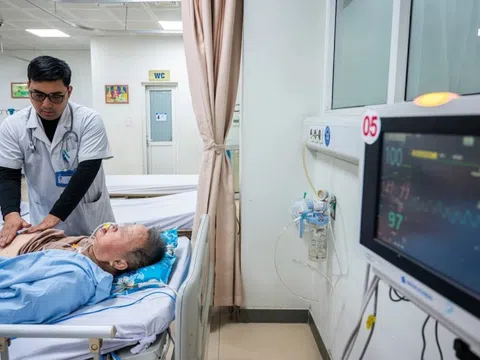 Cảnh trái ngược ở bệnh viện giữa đợt gia tăng ca đột quỵ