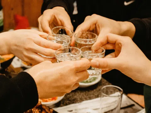 6 loại nước hại gan nhiều người Việt đang uống hàng ngày