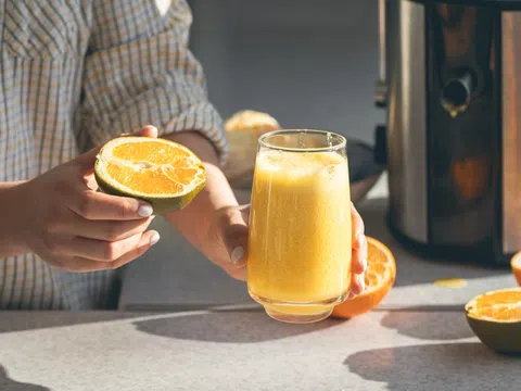 Uống nước cam mỗi ngày có tốt không?