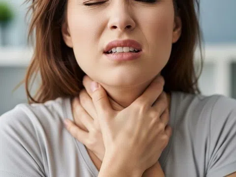 Đau họng liệu có phải dấu hiệu của ung thư vòm họng?