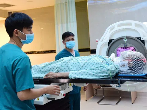 Sớm miễn viện phí cho bệnh nhân ung thư và suy thận, cần lộ trình nhưng không nên trì hoãn