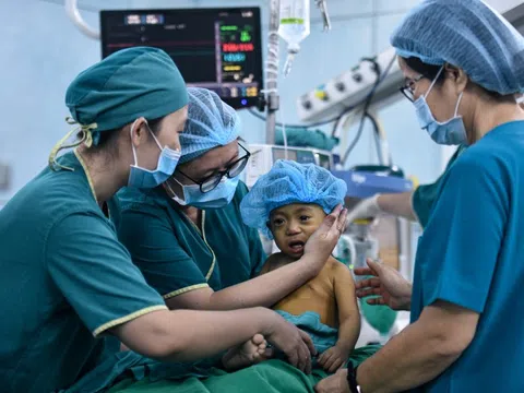 Niềm hy vọng cho trẻ suy thận ở TP.HCM