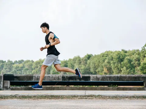 Nếu có dấu hiệu này, bác sĩ khuyên dừng chơi thể thao ngay lập tức