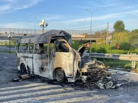 Vụ cháy xe cứu thương khiến 3 người chết: Không phải xe của Bệnh viện Chợ Rẫy