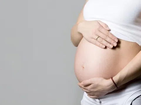 Stress của mẹ có thể để lại dấu ấn lâu dài trong não con