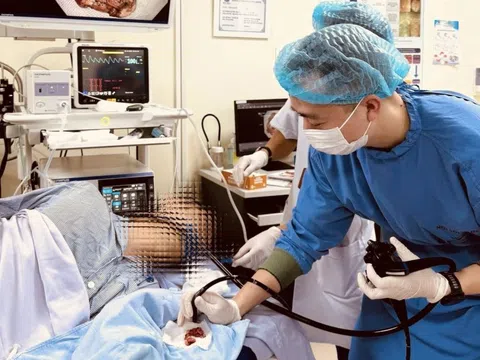 Người đàn ông phát hiện ung thư thực quản nhờ 2 dấu hiệu lạ