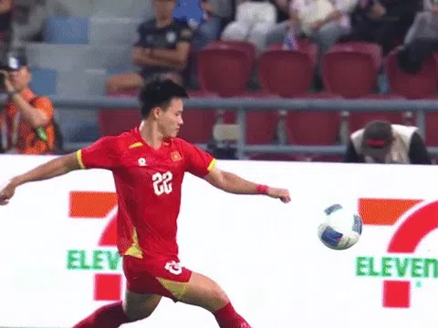 Pha vào bóng ‘xấu xí’ của đối thủ khiến Thanh Nhàn đau đớn