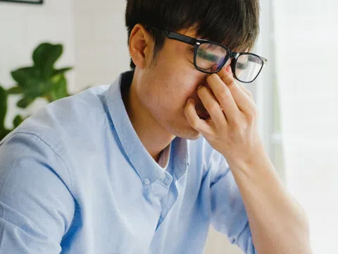 Dấu hiệu mỡ máu ở mức nguy hiểm hiện rõ ở mắt