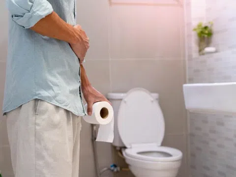 Ung thư đại tràng ngày càng trẻ hóa: Bác sĩ chỉ ra dấu hiệu sớm