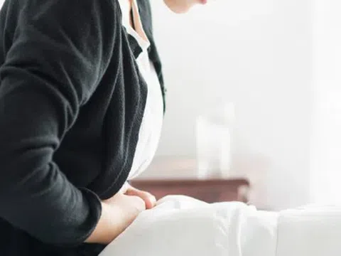 Nữ sinh 17 tuổi đi khám do không có kinh nguyệt, phát hiện có tinh hoàn