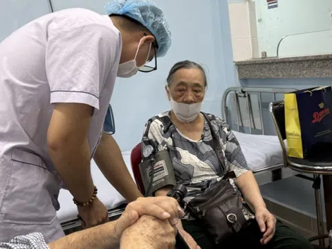 Tin tức sáng 25-12: TP.HCM hỗ trợ 100% phí bảo hiểm y tế cho 6 nhóm người yếu thế