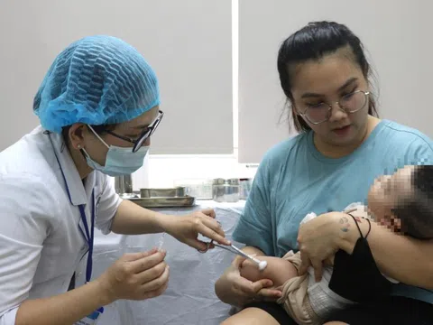 Năm 2026, trẻ sẽ được tiêm hai loại vắc xin ‘tiền triệu’ hoàn toàn miễn phí