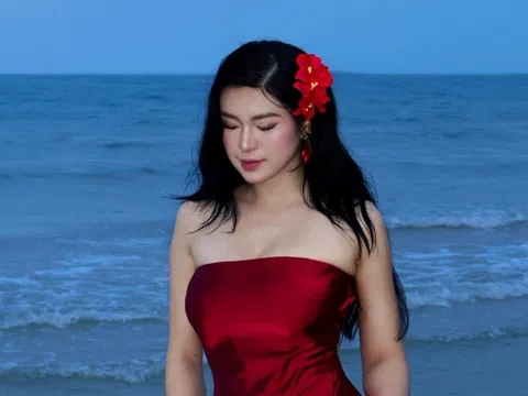 Tôi thu gọn ngực vì mặc cảm vòng một 'quá cỡ'