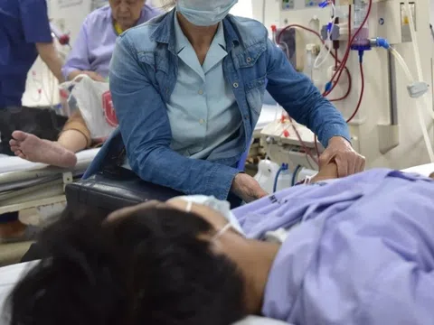 Cố chịu đau đớn nhiều năm, thận gần như hỏng lúc nhập viện