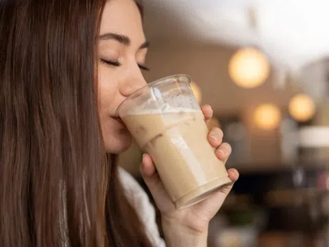 Điều gì xảy ra khi mỗi ngày uống cà phê sữa, không ăn sáng