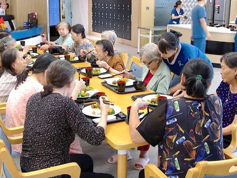 Cách ăn uống giúp người cao tuổi luôn khỏe mạnh