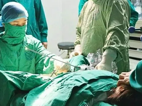 Nhét dị vật vào vùng kín, hậu quả khó lường