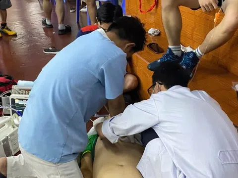 Huấn luyện viên cầu lông ở TP.HCM ngưng tim ngay trên sân tập