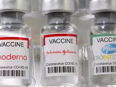MXH lan tin vaccine Pfizer và Moderna gây ung thư: Chuyên gia nói gì?