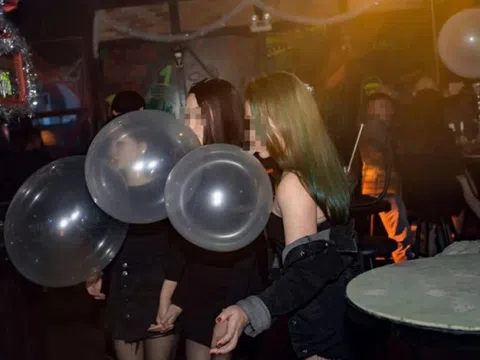 Tuổi 20 đứt gãy