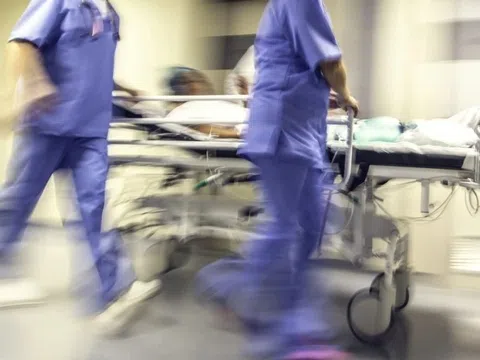 Yêu cầu làm rõ vụ sản phụ sinh con trên taxi ở TP.HCM