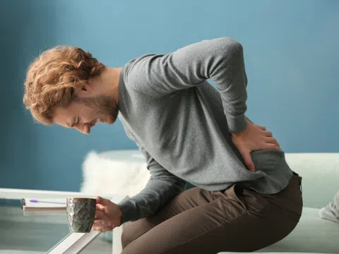 Những thói quen ban đêm âm thầm gây hại thận