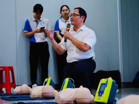 Ga metro có máy khử rung tim cứu người trong 3 - 5 phút vàng