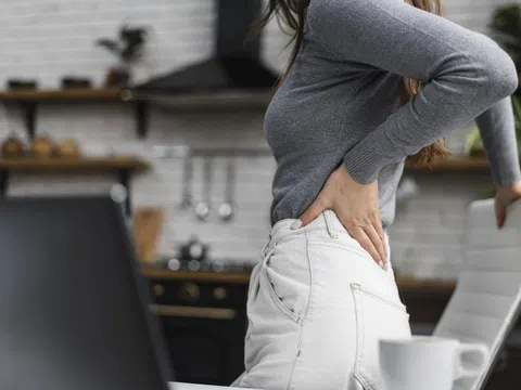 Thường xuyên đau lưng dưới có phải là dấu hiệu của suy thận?