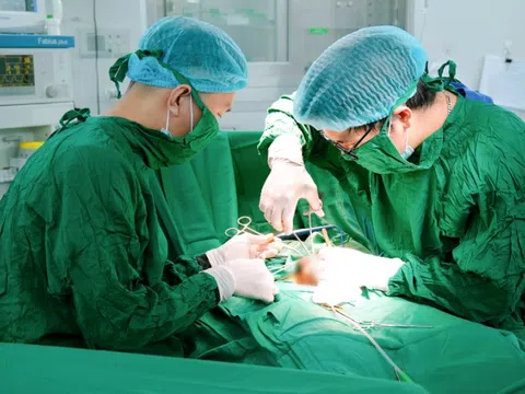 Sau 2 ngày đau ‘vùng kín’, thiếu niên 14 tuổi phải cắt bỏ một bên tinh hoàn