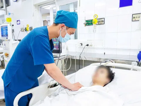 Khó thở trong lớp học, học sinh nguy kịch vì bệnh di truyền hiếm