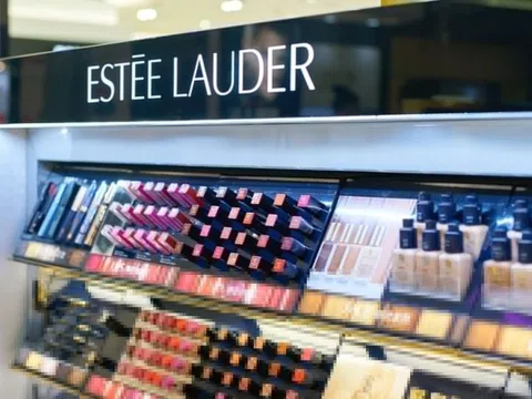 Estée Lauder bị phạt nặng tại Canada
