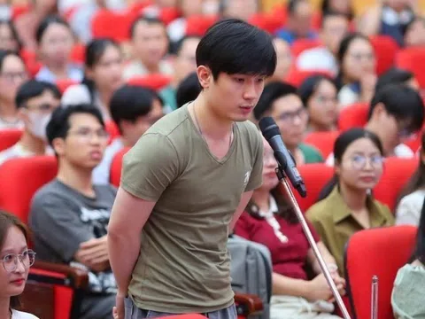 Tại sao bác sĩ nội trú được ví như 'siêu nhân' của ngành y?