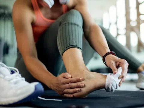 7 dấu hiệu mỡ máu cao có thể biểu hiện ở chân