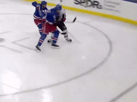 Vì sao khúc côn cầu trên băng nguy hiểm bậc nhất Thế vận hội Mùa đông