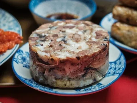 Ăn gì để không tăng cân, tích mỡ ngày Tết