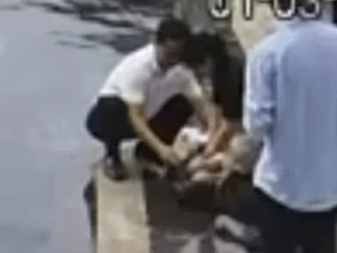 Đang đi nghỉ dưỡng, nữ bác sĩ kịp thời ép tim, cứu sống trẻ 3 tuổi bị đuối nước