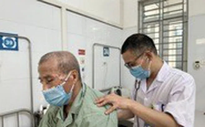 Ho suốt 3 tháng mới phát hiện mắc hạt hồng xiêm trong phế quản