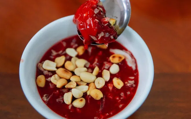 Sau bữa cỗ có tiết canh dê, nhiều người nhập viện