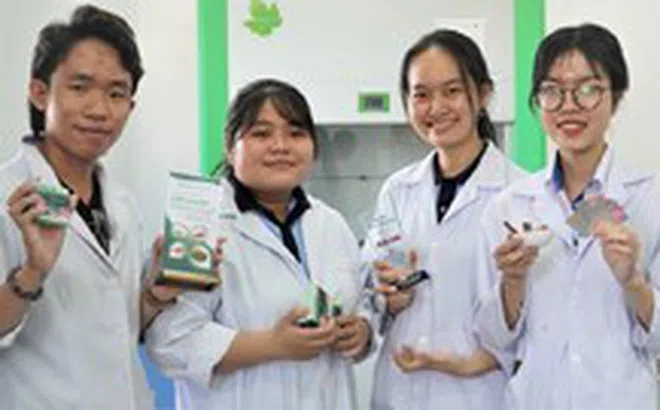 Sinh viên bào chế phim ngậm giúp ngủ ngon