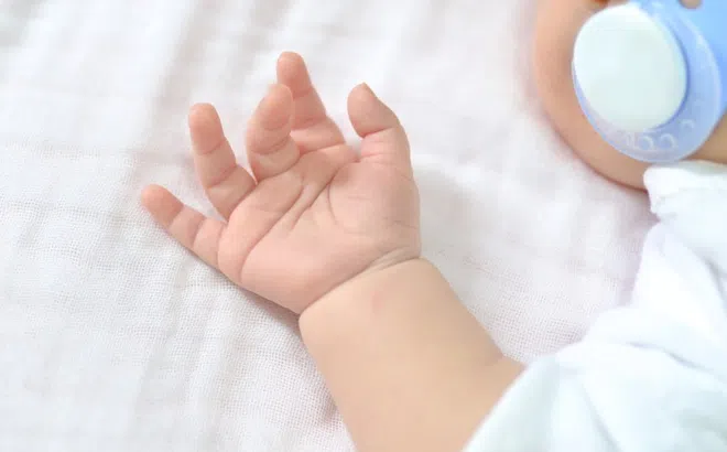 Em bé bị uốn ván sau 5 ngày chào đời