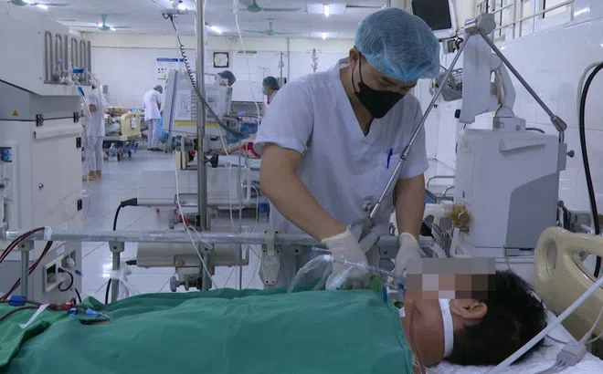 Người đàn ông nhập viện sau khi ăn thịt lợn