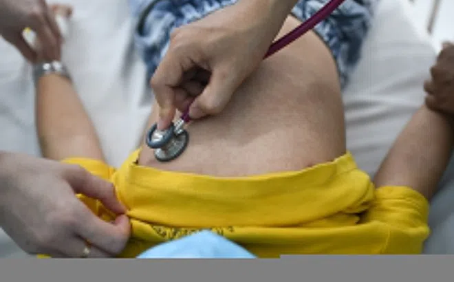 Bên trong phòng cách ly bệnh sởi ở TP.HCM