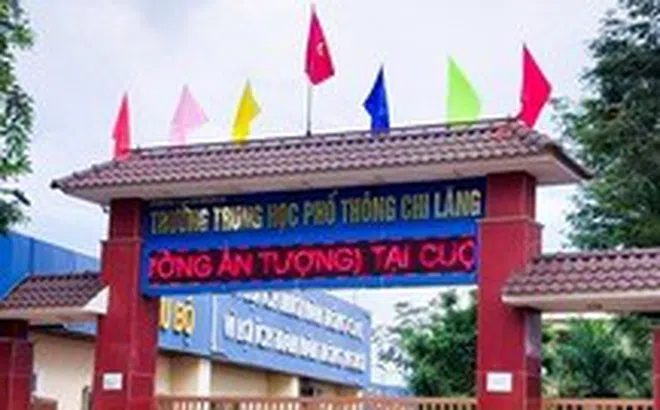 400 người ăn cơm tập thể tại trường, 19 học sinh nôn ói, đau bụng, sốt nhẹ