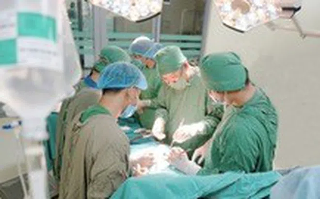 Cuộc đại phẫu '6 trong 1' cứu bệnh nhân ung thư dạ dày tái phát xâm lấn nhiều tạng