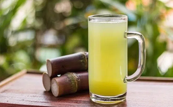 Nước mía dù tốt cũng thành 'thuốc độc' nếu mắc sai lầm này