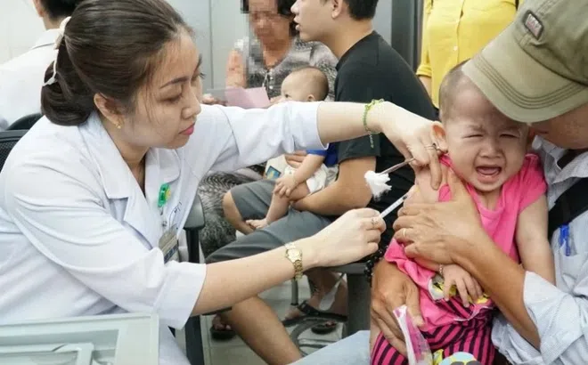 TP.HCM đề xuất tiêm bổ sung vaccine sởi cho trẻ dưới 5 tuổi