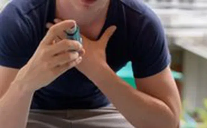 Đau ngực, khó thở, thiếu niên được phát hiện mắc viêm phế quản ‘nhựa’ hiếm gặp