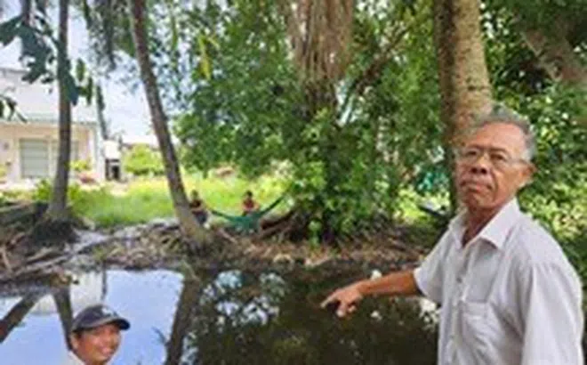 Dân đóng cửa, bỏ nhà đi vì khói từ lò đốt rác thải y tế