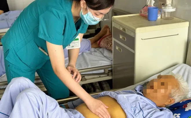 Men gan tăng 1.000 lần sau khi uống hoa đu đủ ngâm mật ong