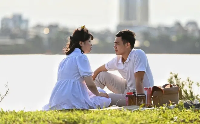 Đề xuất giờ làm việc đủ ngắn để nam nữ có thời gian tìm bạn đời